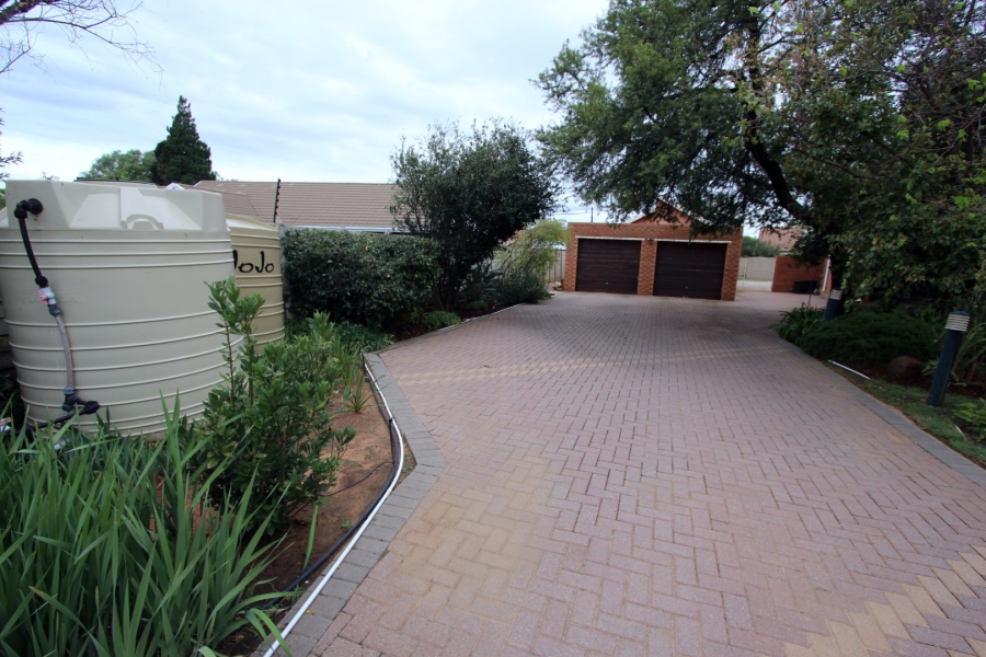 3 Bedroom Property for Sale in Riebeeckstad Free State